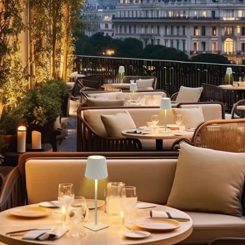 Lampka LED biurkowa bezprzewodowa do restauracji hotelu 3 tryby 2,5W