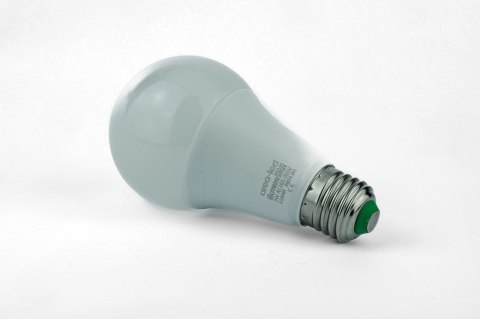 Żarówka LED bulb E27 z czujnikiem ruchu 7W 700lm 3000K biała ciepła