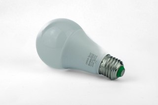 Żarówka LED bulb E27 z czujnikiem ruchu 9W 900lm 6500K biała zimna
